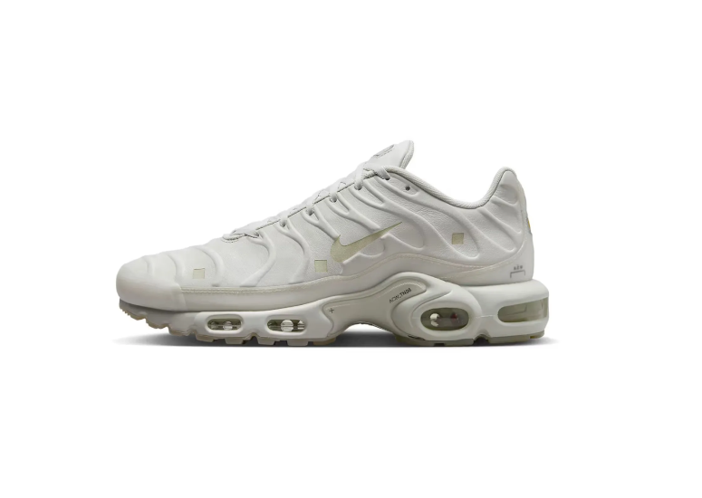 Nike Air Max Plus A-COLD-WALL en platino